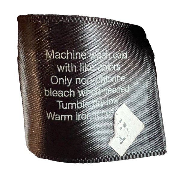 2/$15 Lane Bryant 18/20 V-Neck Black Floral Blouse Elastic Waist Ruffles - Picture 9 of 9